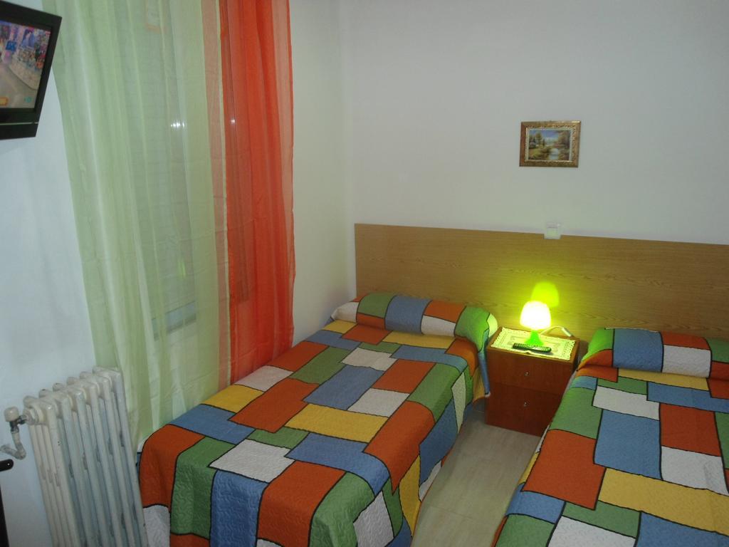 Hostal Florida Мадрид Екстер'єр фото